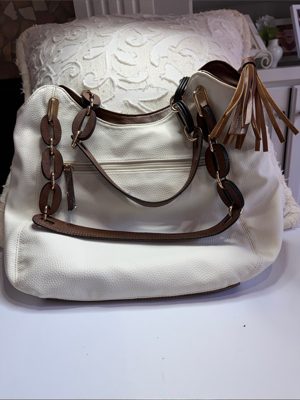 Kelly & Katie White and Brown Shoulder Bag with Tassel and Chain Link Straps NEW